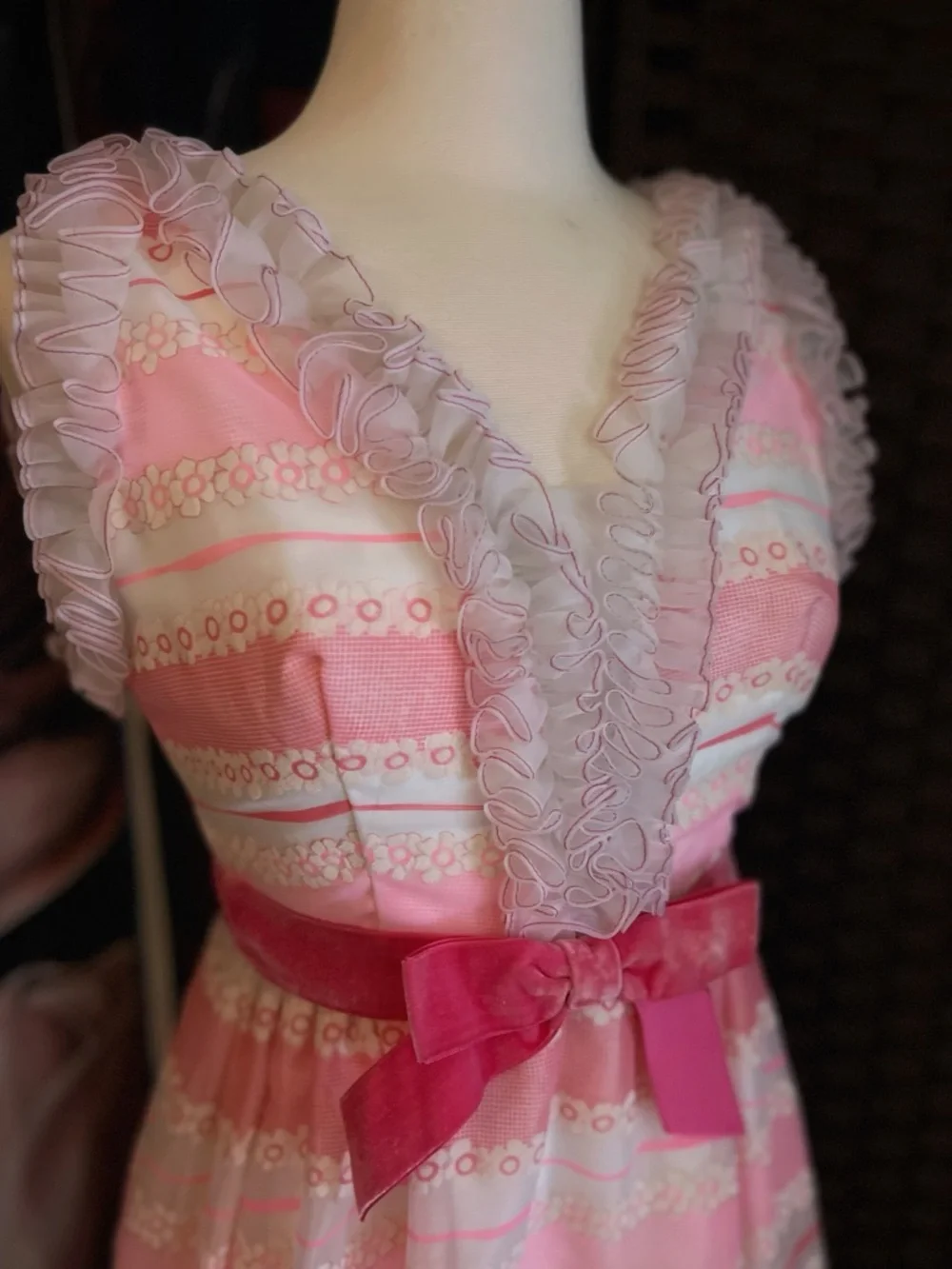 Vintage ruffled pink and white gown with sheer overlay - Picture 1 of 8